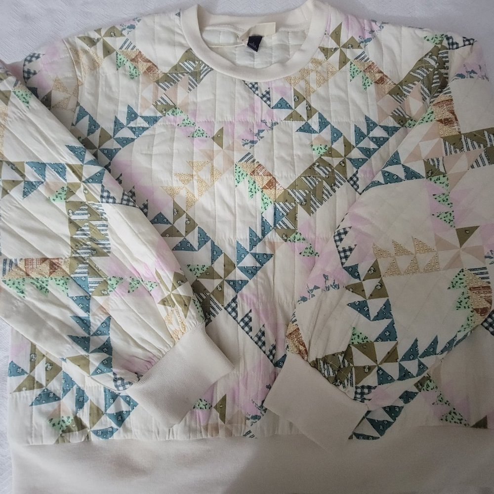 Universal Threads Quilted Sweatshirt NWT